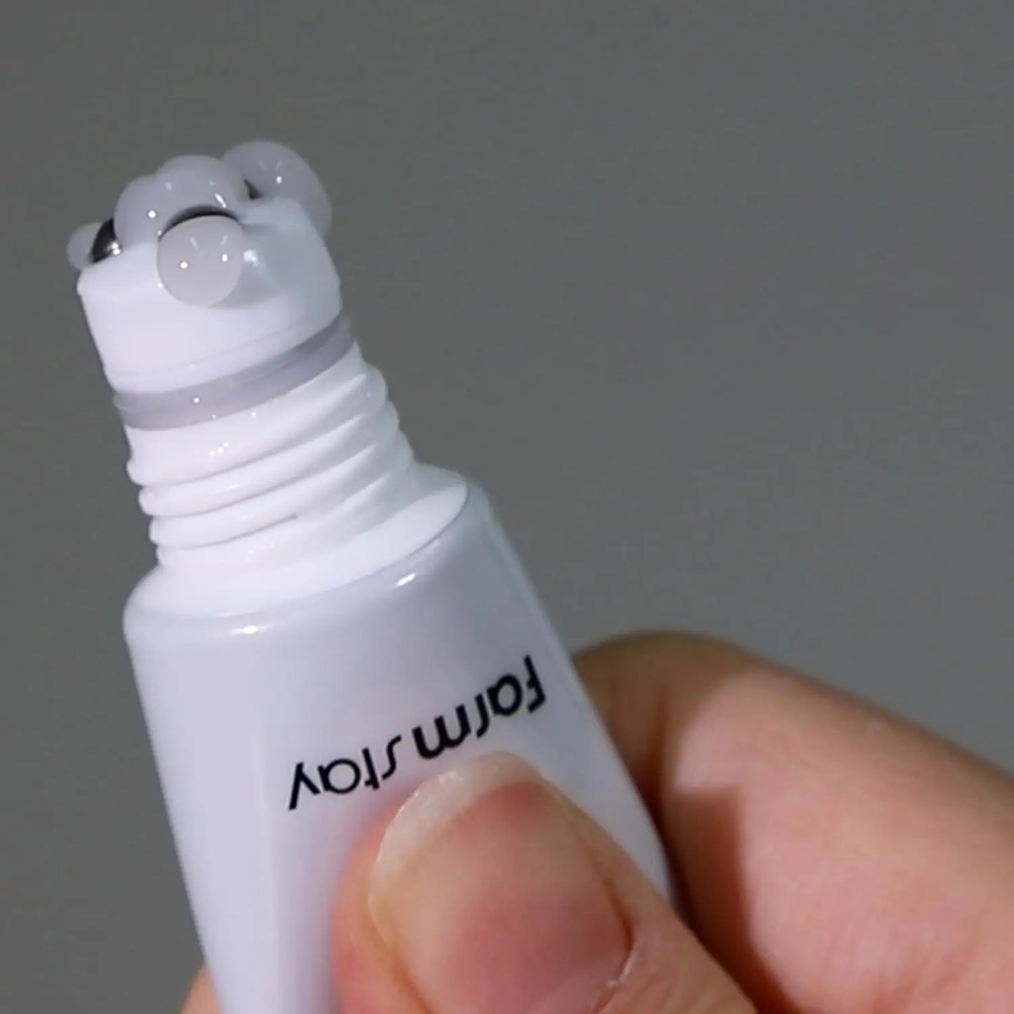 Collagen Water Full Moist Rolling Eye Serum - Farmstay Cosmetics